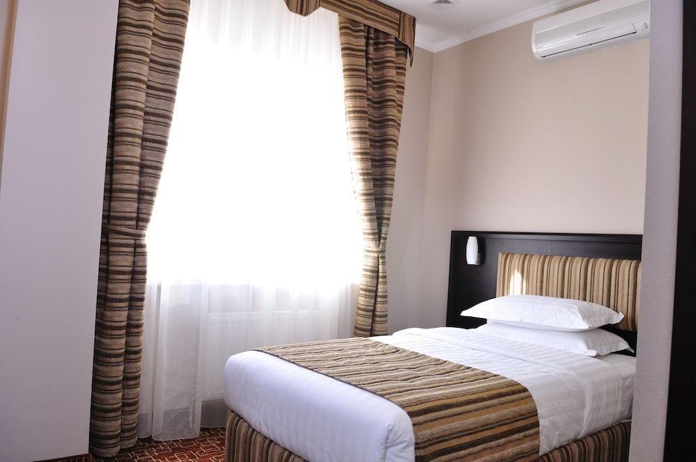 Inn Ozz Astana Kültér fotó