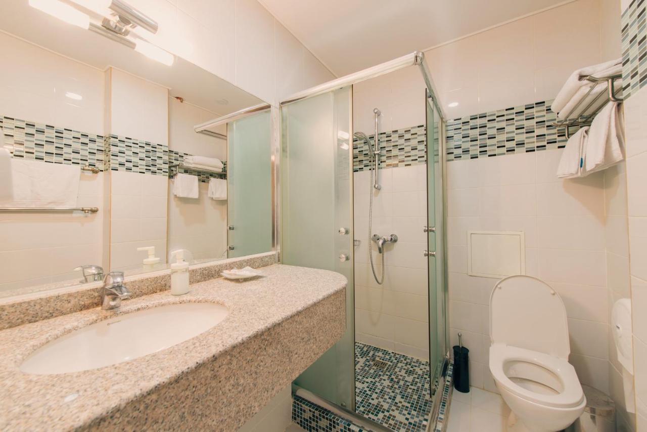 Inn Ozz Astana Kültér fotó